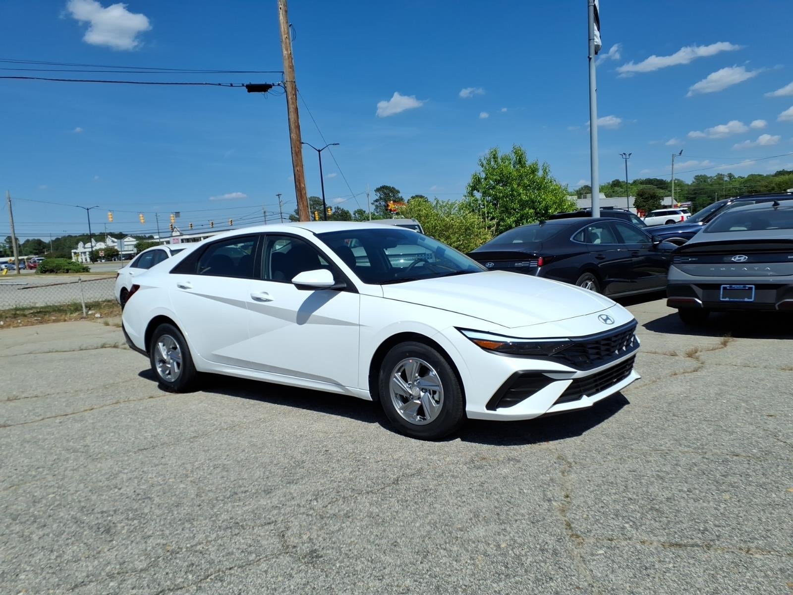 2026 Hyundai ELANTRA SE in Serenity White — front three-quarter view