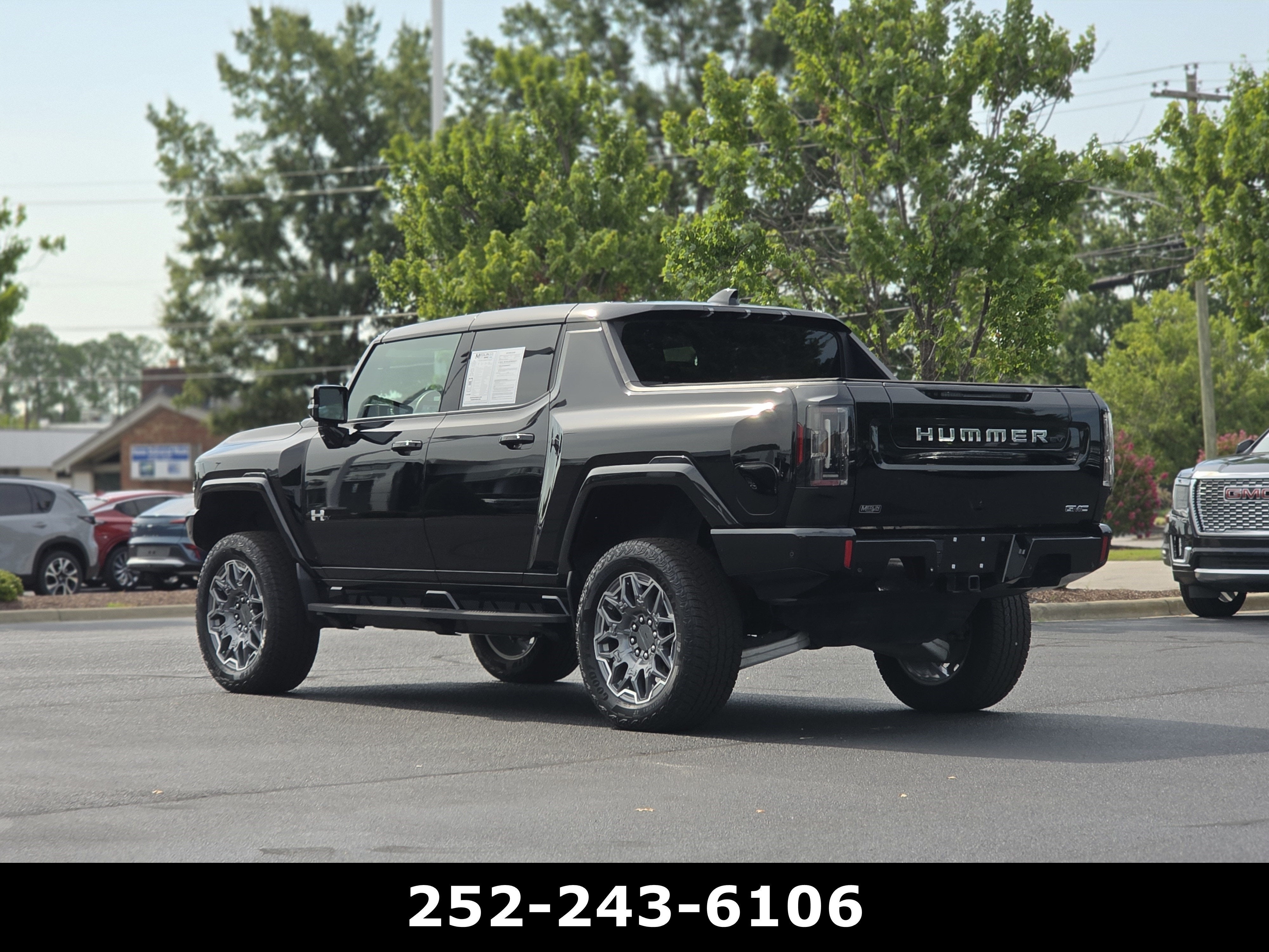 2025 GMC HUMMER EV Pickup — detail view