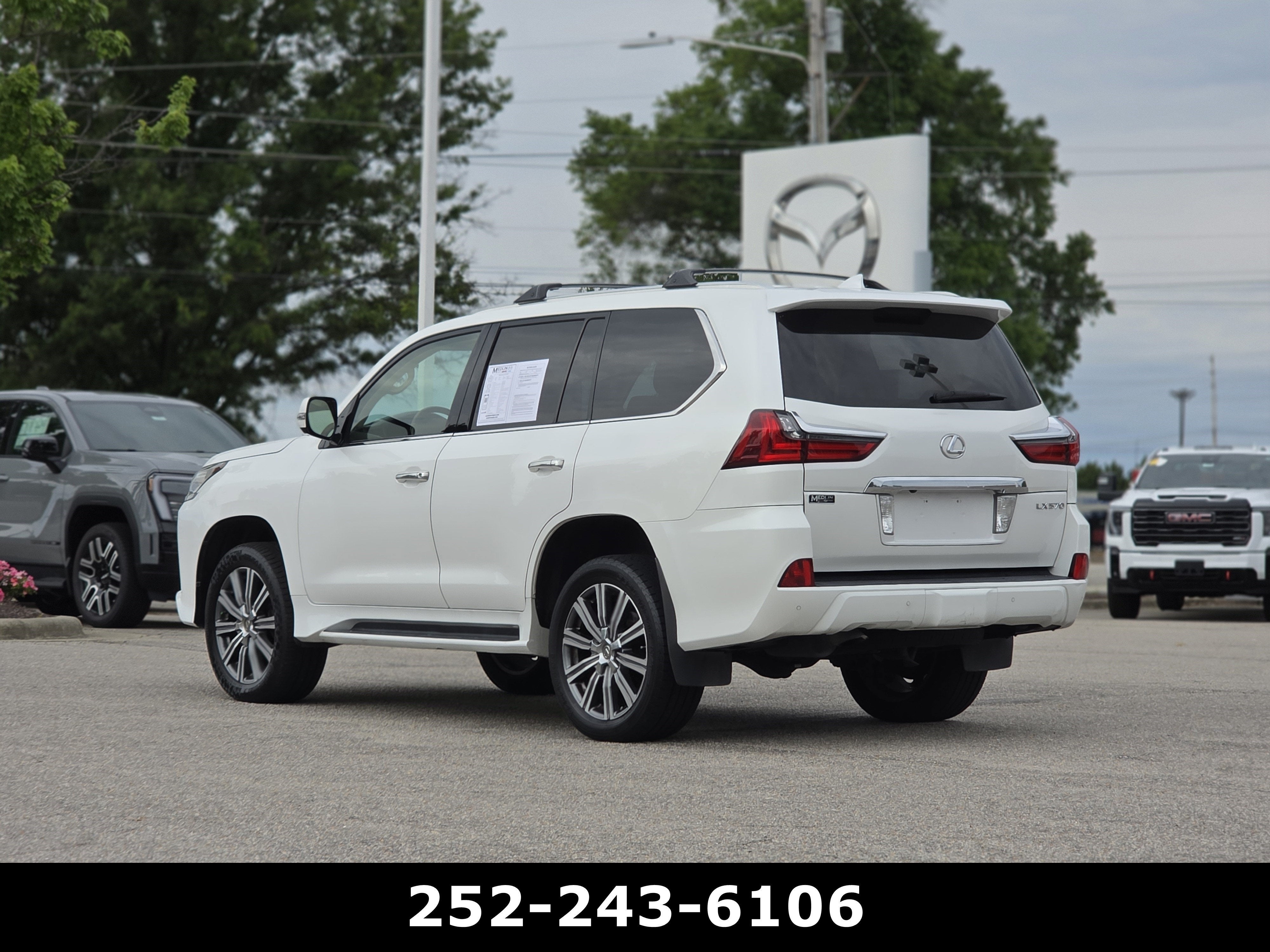 2016 Lexus LX 570 — detail view
